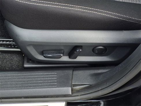 Used 2023 Nissan Rogue SV image 19