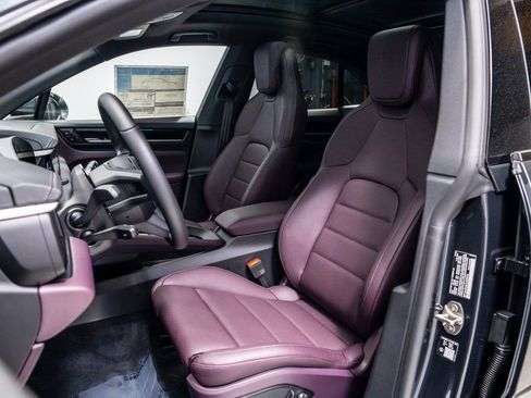 New 2026 Porsche Macan 4 Electric image 5