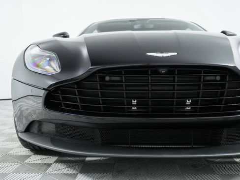 Used 2019 Aston Martin DB11 Coupe RWD image 38