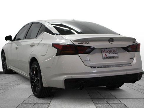 Used 2023 Nissan Altima 2.5 SR AWD/4WD image 5