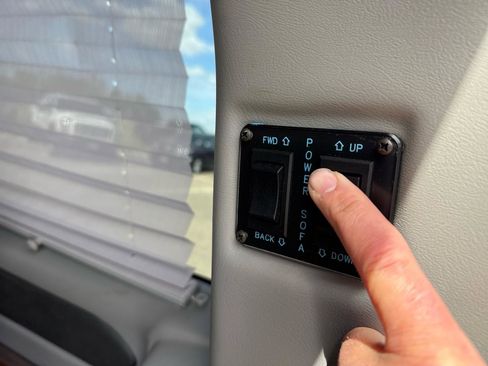 Used 2013 Chevrolet Express 1500 AWD image 26
