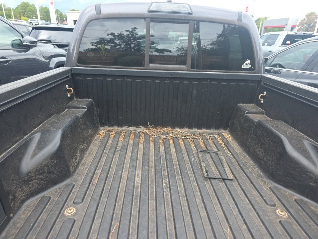 Used 2016 Toyota Tacoma TRD Sport w/ Towing Package RWD image 13