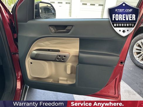 Used 2025 Ford Maverick Lariat w/ 4K Tow Package AWD/4WD image 35