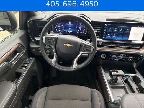 Used 2024 Chevrolet Silverado 1500 LT w/ Z71 Off-Road Package AWD/4WD image 16
