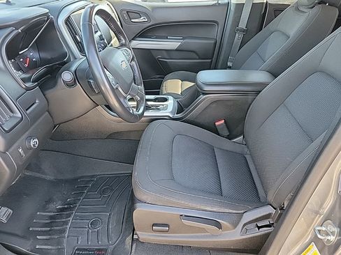 Used 2022 Chevrolet Colorado LT w/ LT Convenience Package image 10