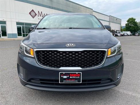 Used 2017 Kia Sedona LX w/ LX Essentials Premium Package FWD image 10