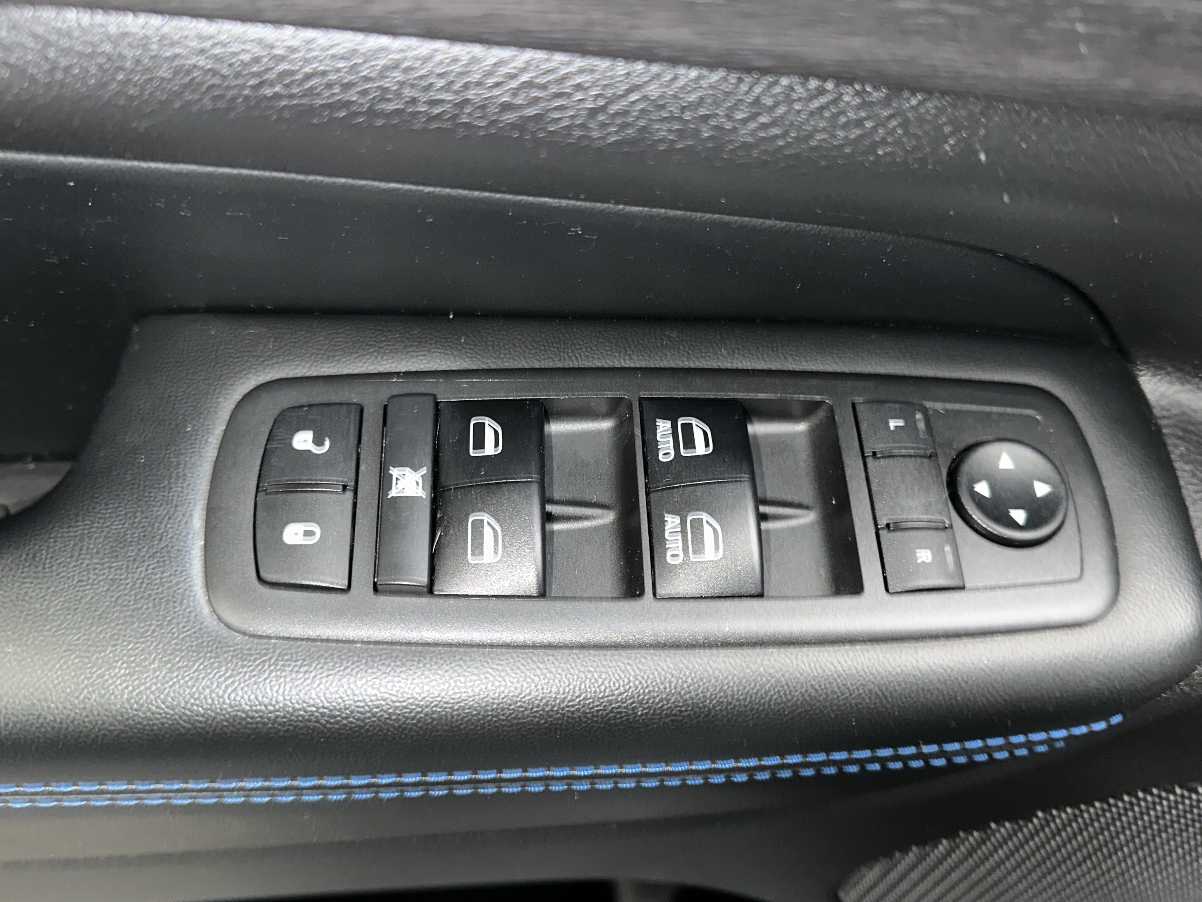 Used 2018 Jeep Grand Cherokee Laredo AWD/4WD image 18