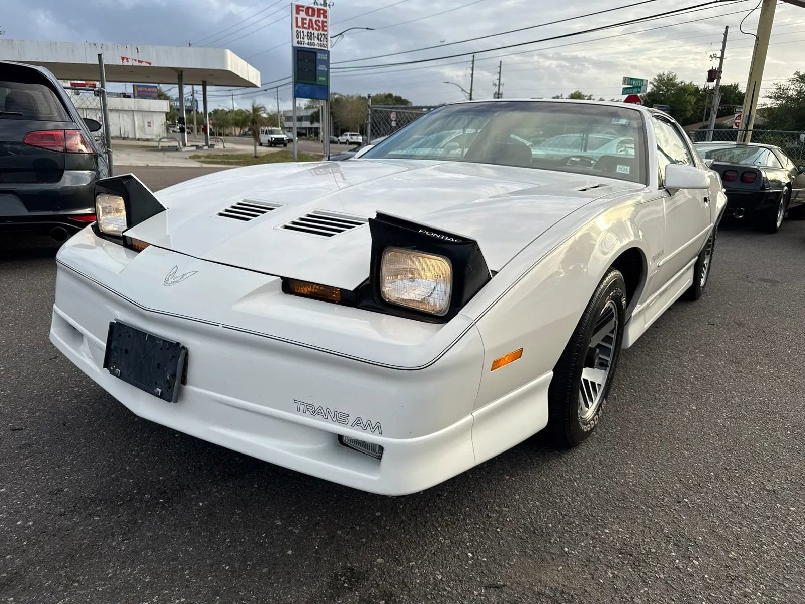 Used 1990 Pontiac Firebird Trans Am RWD image 10