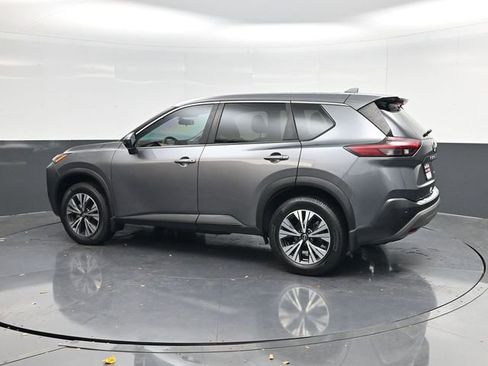 Used 2022 Nissan Rogue SV image 5