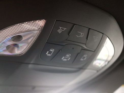 Used 2025 Chrysler Pacifica Select FWD image 29