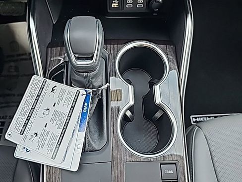 New 2026 Toyota Highlander Platinum image 32