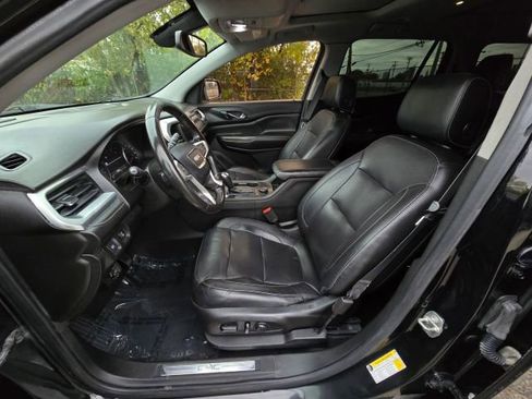 Used 2019 GMC Acadia SLT w/ LPO, Floor Liner Package image 9