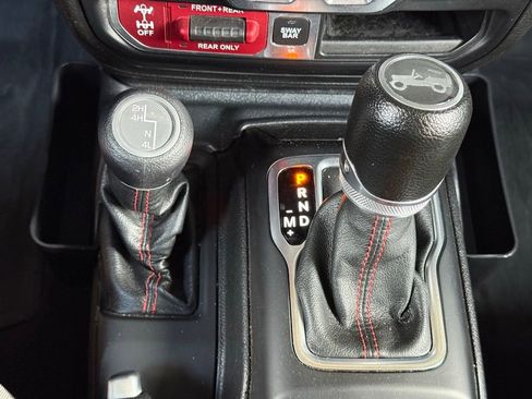 Used 2020 Jeep Wrangler Rubicon AWD/4WD image 14