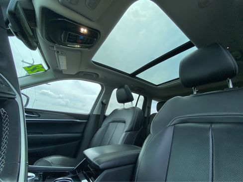 Used 2022 Jeep Grand Cherokee Limited 4xe w/ Luxury Tech Group II AWD/4WD image 37