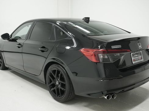 Used 2023 Honda Civic Sport image 6