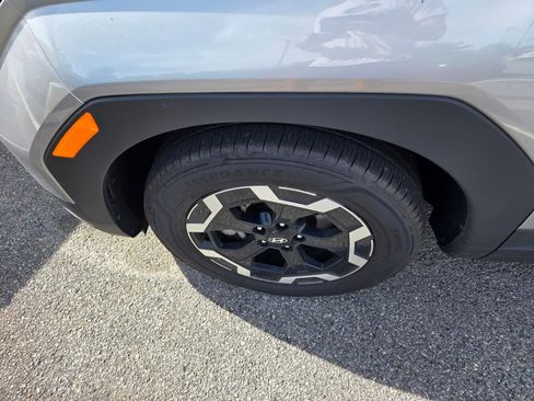 Used 2024 Hyundai Santa Fe SE image 5