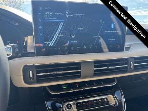 Used 2025 Lincoln Corsair FWD image 11