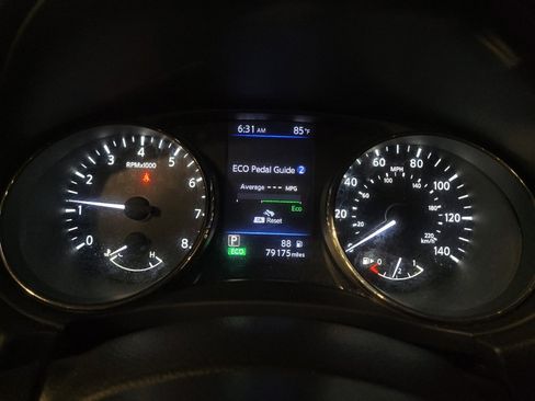 Used 2019 Nissan Rogue SV FWD image 23