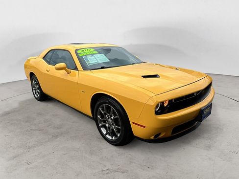 Used 2017 Dodge Challenger GT w/ Driver Convenience Group AWD/4WD image 5
