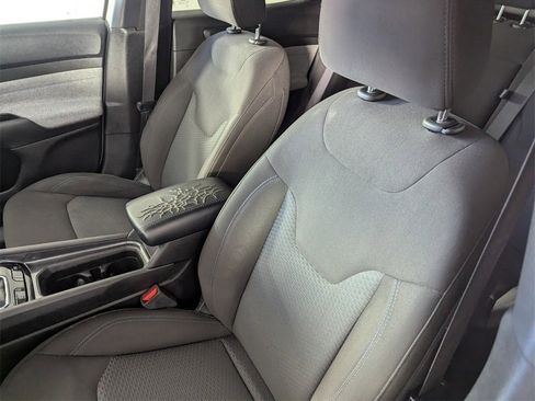 Certified 2023 Jeep Compass Sport image 12