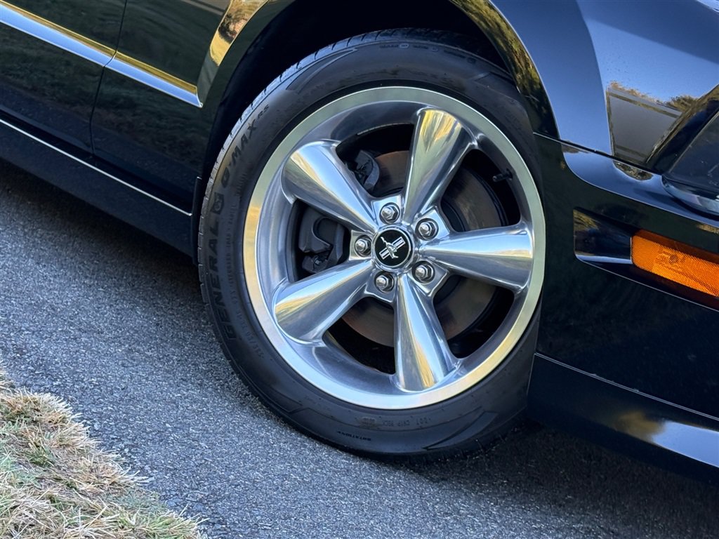 Used 2007 Ford Mustang GT RWD image 34