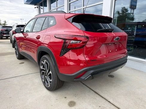 New 2026 Chevrolet Trax RS w/ Sunroof Package FWD image 4