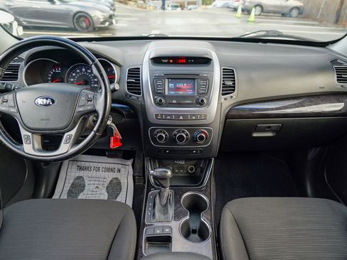 Used 2014 Kia Sorento LX image 35