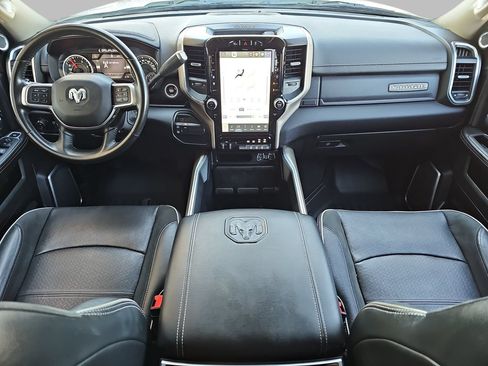 Used 2022 RAM 3500 Laramie AWD/4WD image 11