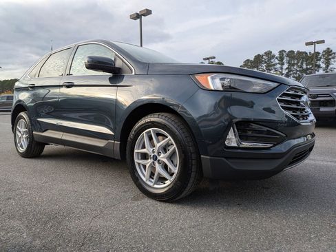 Certified 2022 Ford Edge SEL w/ Convenience Package image 2