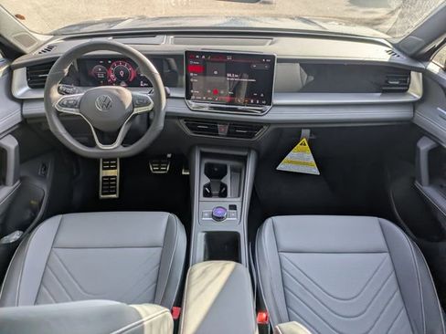 New 2026 Volkswagen Tiguan SE R-Line image 15