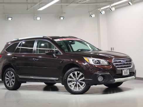 Used 2017 Subaru Outback 3.6R Touring AWD/4WD image 7