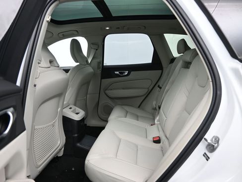 New 2026 Volvo XC60 T8 Ultra w/ Climate Package image 24