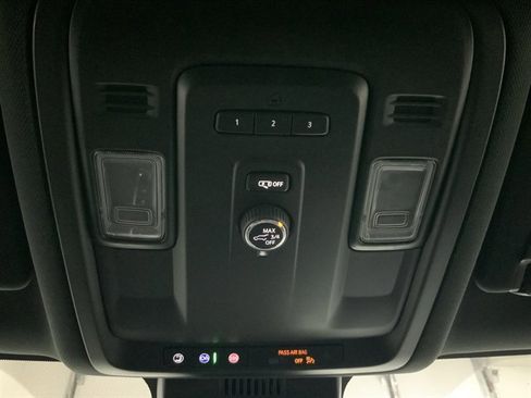 Used 2024 Chevrolet Suburban LT AWD/4WD image 44