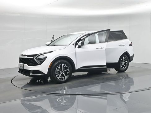 Used 2024 Kia Sportage EX image 27