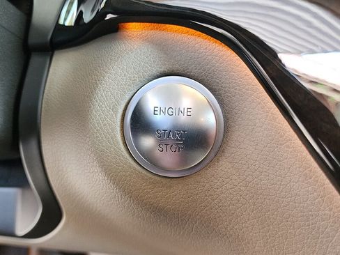 Used 2015 Mercedes-Benz GL 450 4MATIC w/ Lighting Package image 40