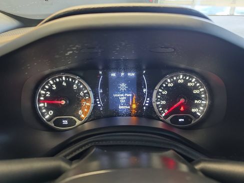 Used 2018 Jeep Renegade Altitude FWD image 22