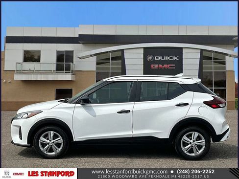 Used 2023 Nissan Kicks S FWD image 2