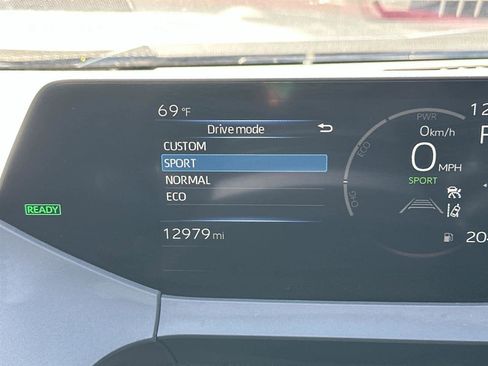 Used 2023 Toyota Prius LE image 32