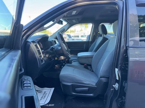 Used 2018 RAM 2500 Tradesman w/ Chrome Appearance Group AWD/4WD image 9