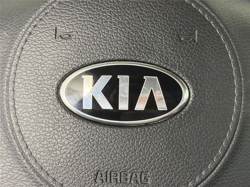 Used 2021 Kia Telluride LX FWD image 23