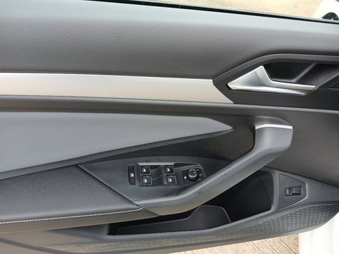 New 2026 Volkswagen Jetta SE FWD image 18