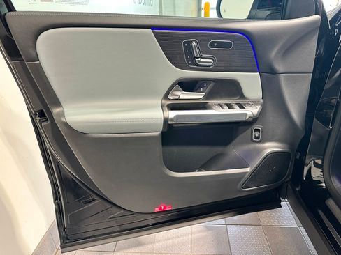 New 2026 Mercedes-Benz GLB 250 4MATIC image 8