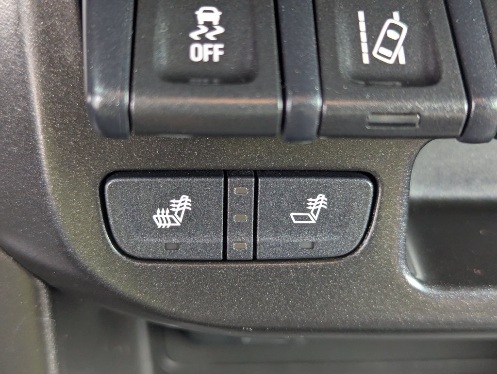 Used 2021 Chevrolet Colorado Z71 w/ Safety Package AWD/4WD image 16