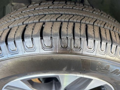 Used 2023 Toyota Highlander XLE image 26