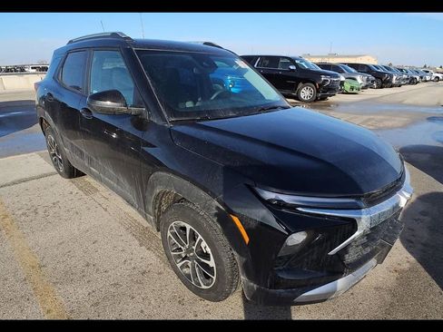 Used 2026 Chevrolet TrailBlazer LT image 2