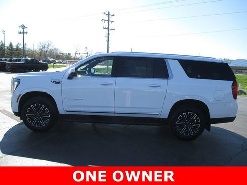 Used 2025 GMC Yukon XL Elevation w/ Elevation Premium Package image 10