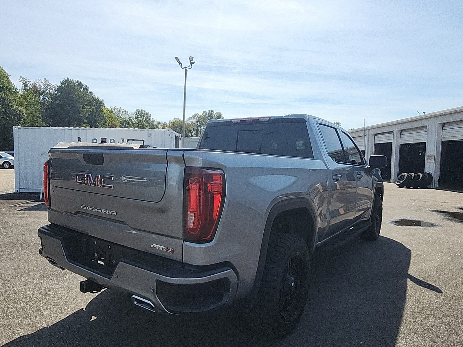 Used 2023 GMC Sierra 1500 AT4 w/ AT4 Premium Package AWD/4WD image 5