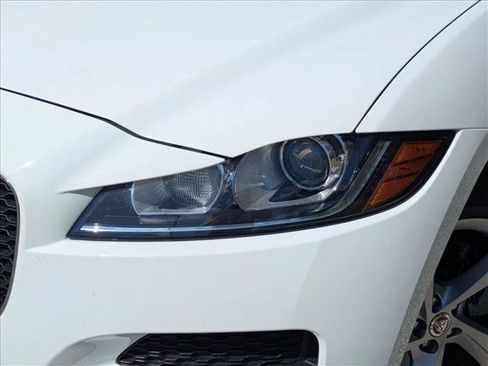 Used 2020 Jaguar F-PACE Premium AWD/4WD image 8