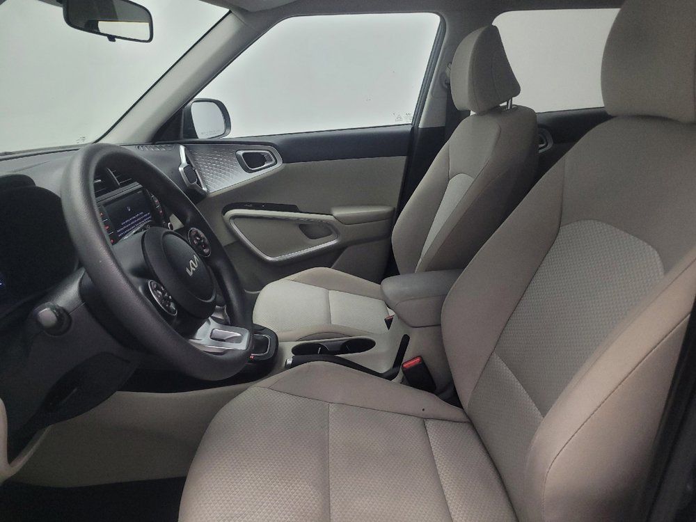 Used 2022 Kia Soul LX FWD image 17