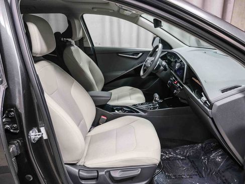 Used 2023 Kia Niro EX Touring FWD image 22